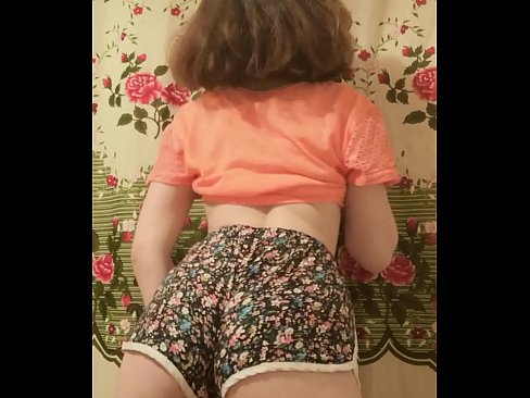 ❤️ Секси младо бебе кое ги соблекува шорцевите пред камера ❤ Квалитетно порно кај нас ️❤